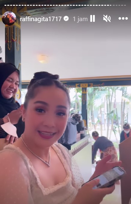 Seleb yang hadir Berbagai sumber