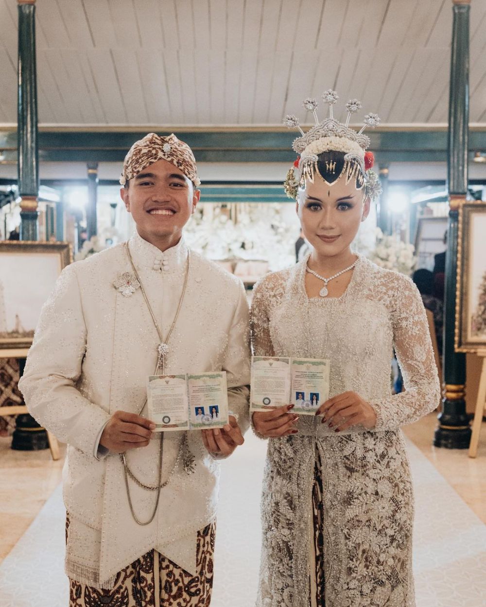 beda gaya Selvi Kahiyang Erina akad nikah © berbagai sumber beda gaya Selvi Kahiyang Erina akad nikah © berbagai sumber
