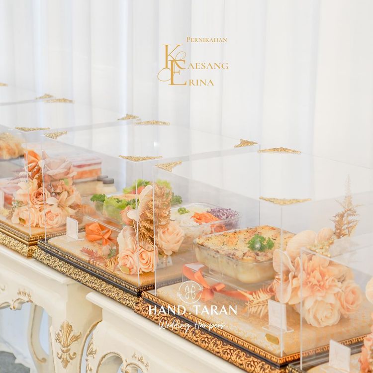 10 Hantaran makanan dari Erina Gudono untuk keluarga Kaesang saat midodareni, serba elegan