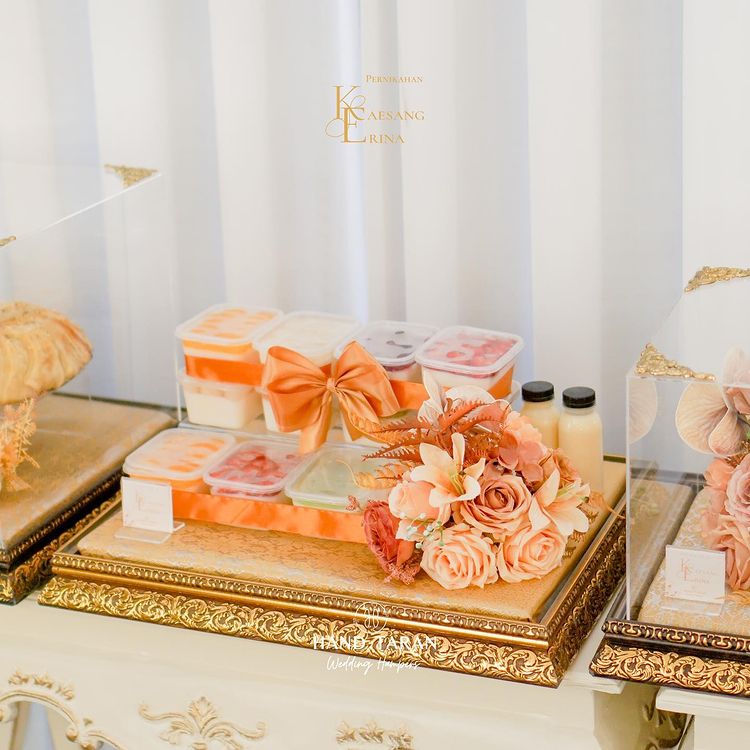 10 Hantaran makanan dari Erina Gudono untuk keluarga Kaesang saat midodareni, serba elegan