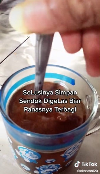 Wajib tahu, ini trik menuangkan air panas ke gelas kaca agar tidak mudah retak