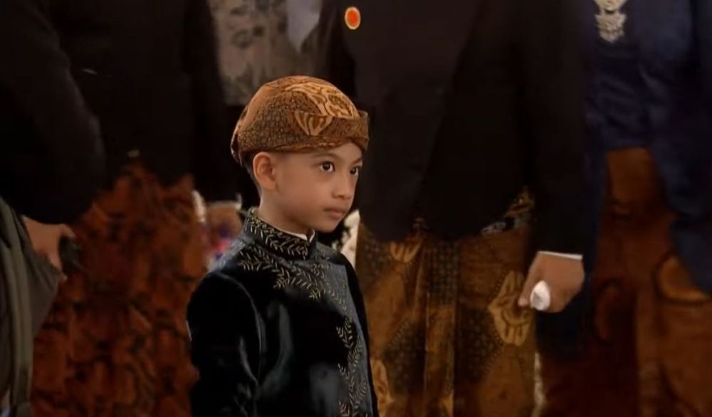 penampilan keluarga Jokowi di nikahan Kaesang-Erina © berbagai sumber