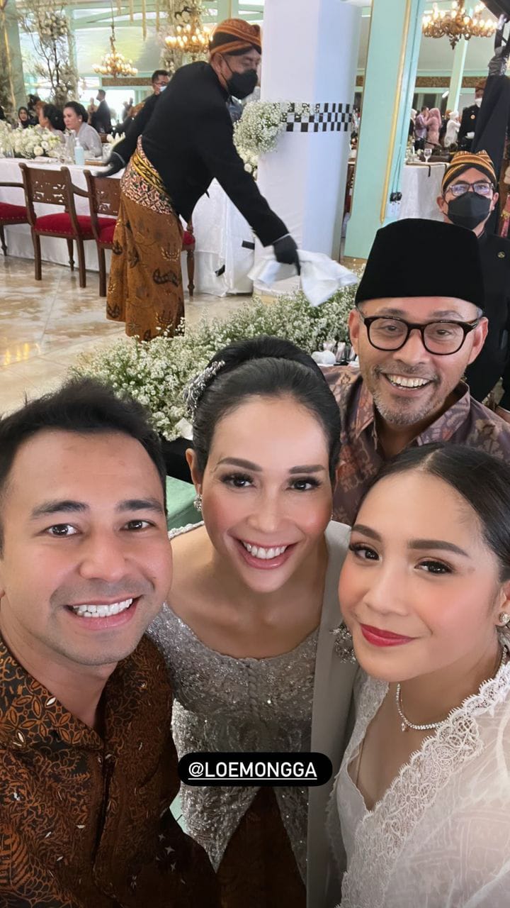 penampilan nagita di pernikahan kaesang-erina © berbagai sumber penampilan nagita di pernikahan kaesang-erina © berbagai sumber