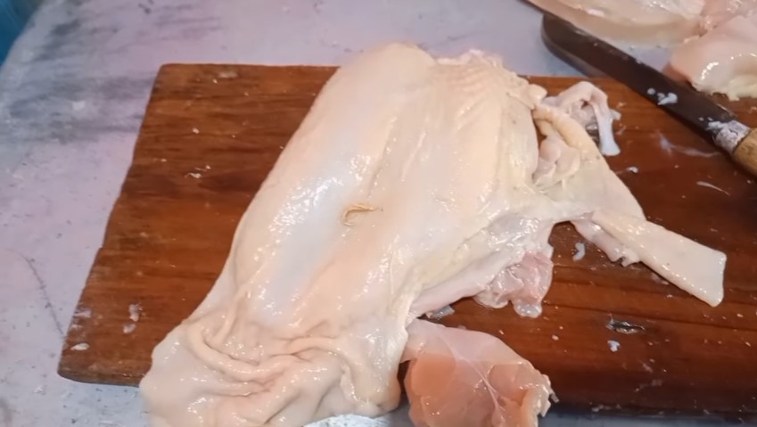 Trik memotong daging ayam untuk sate agar hasilnya banyak, cocok buat jualan