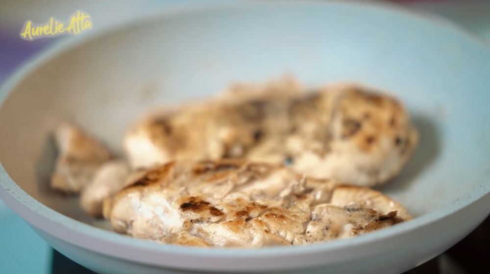 10 Pola makan Aurel Hermansyah usai melahirkan, bobot turun 20 kg dalam 4 bulan