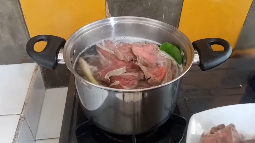 Trik mencuci paru sapi agar bersih dan bau amis hilang saat dimasak