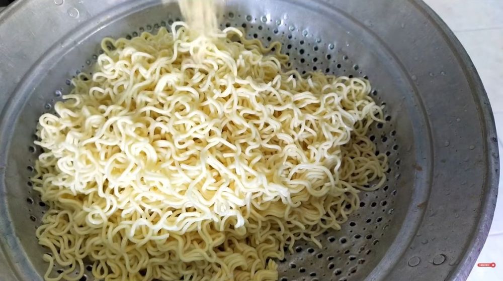 Trik masak mi kuning goreng agar tidak mudah basi, cocok untuk hajatan dan bisnis kuliner