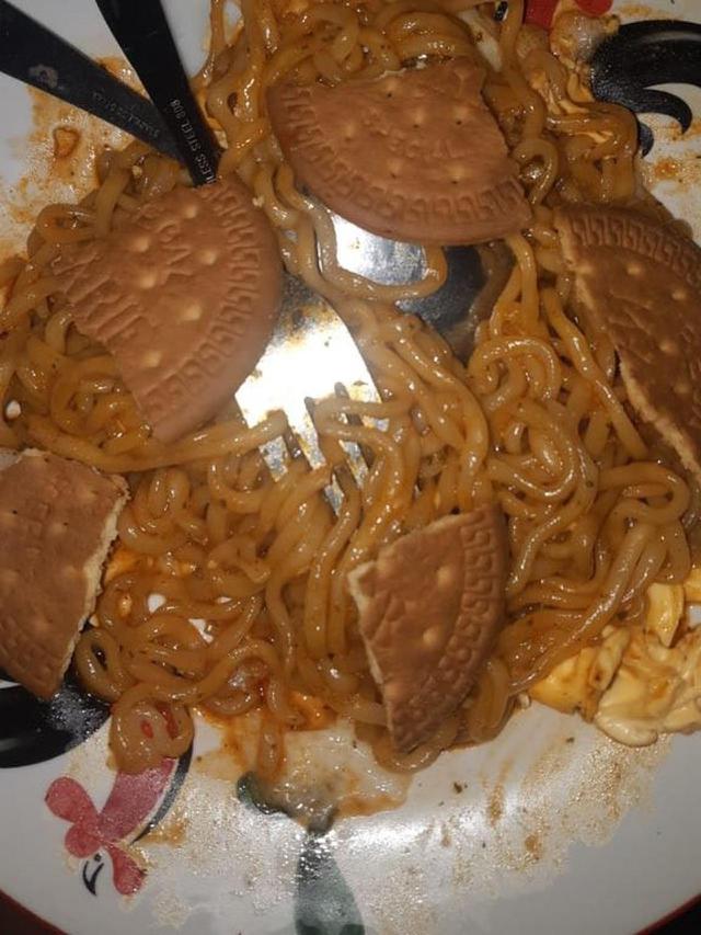 makanan nyeleneh biskuit © berbagai sumber makanan nyeleneh biskuit © berbagai sumber