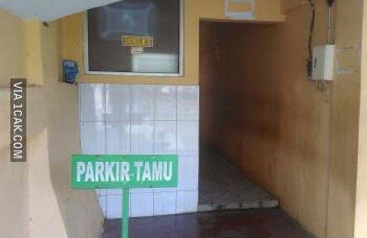 peringatan nyeleneh jadi ragu-ragu mau parkir © berbagai sumber