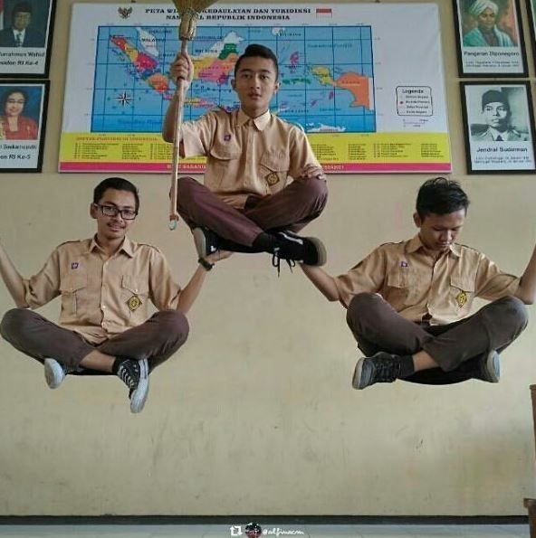 ide pose foto nyeleneh © berbagai sumber