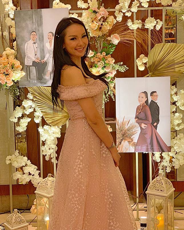 gaun seleb tuai kritik saat kondangan © instagram