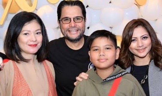 Cut keke dan istri pertama Berbagai sumber Cut keke dan istri pertama Berbagai sumber