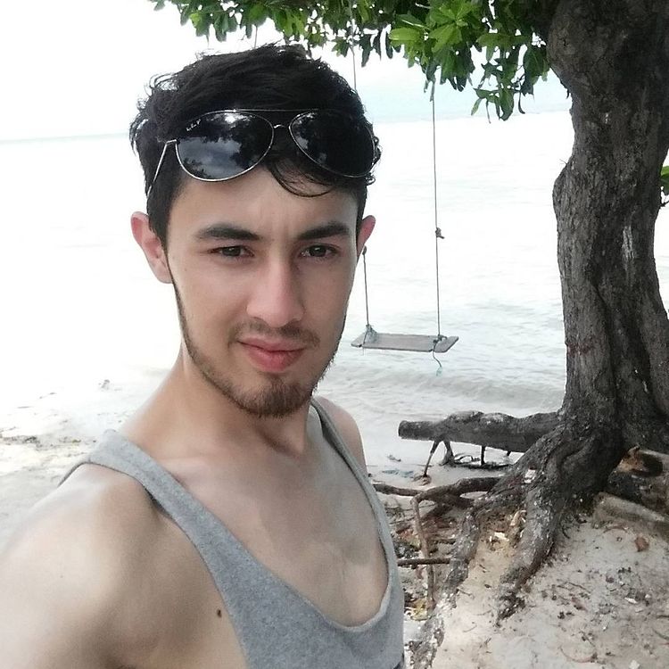 Kevin Sanova Anak Langit jualan roti keliling © berbagai sumber Kevin Sanova Anak Langit jualan roti keliling © berbagai sumber