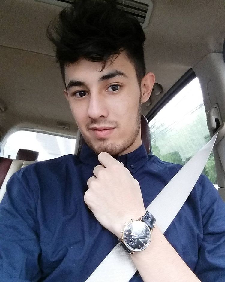 Kevin Sanova Anak Langit jualan roti keliling © berbagai sumber