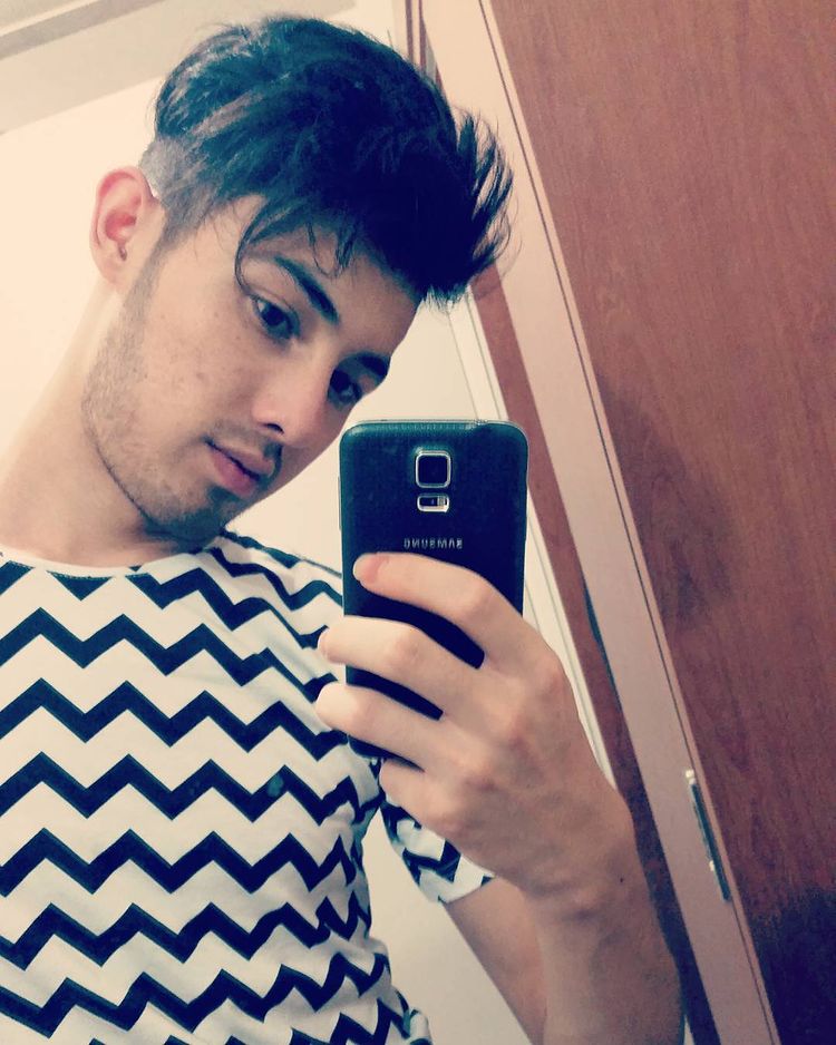 Kevin Sanova Anak Langit jualan roti keliling © berbagai sumber