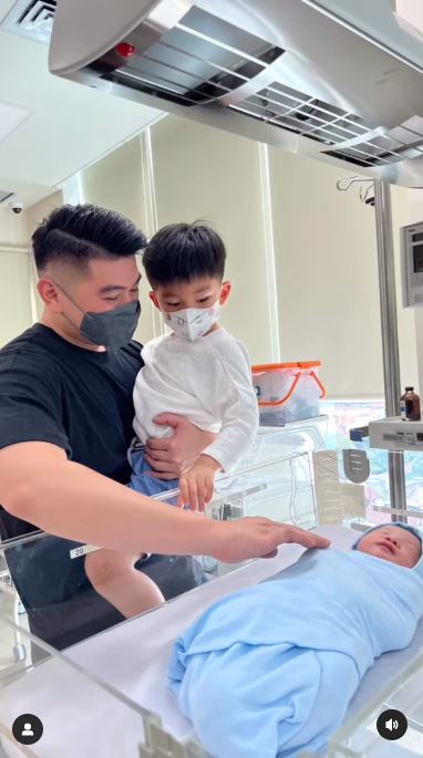 istri Chef Arnold melahirkan putra kedua © 2022 berbagai sumber