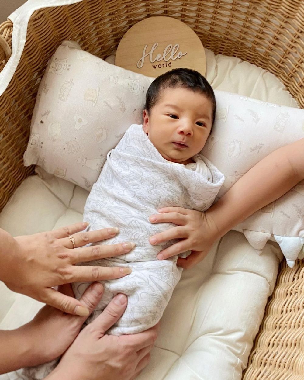 istri Chef Arnold melahirkan putra kedua © 2022 berbagai sumber