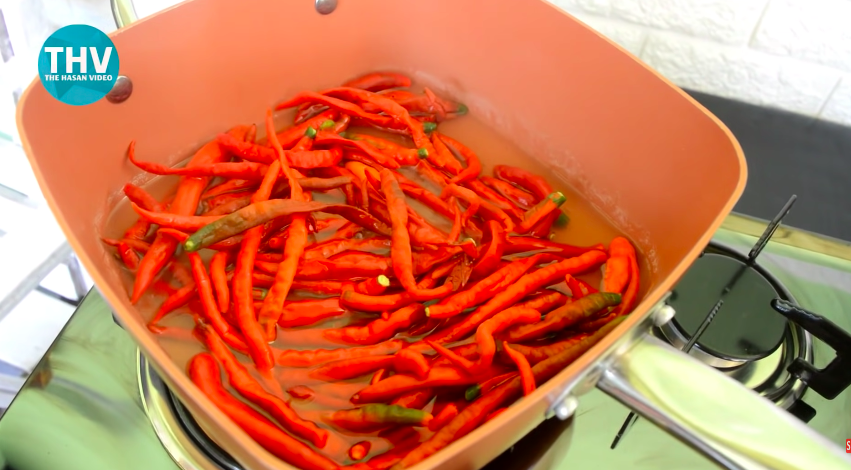 9 Trik bikin keripik sanjai, gurih, pedas, dan tetap renyah hingga sebulan