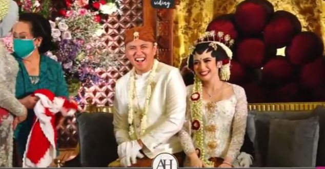 seleb ini gunakan adat panggih © 2022 brilio.net