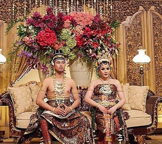 seleb ini gunakan adat panggih © 2022 brilio.net seleb ini gunakan adat panggih © 2022 brilio.net