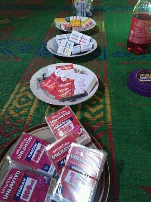 benda di atas piring © berbagai sumber benda di atas piring © berbagai sumber