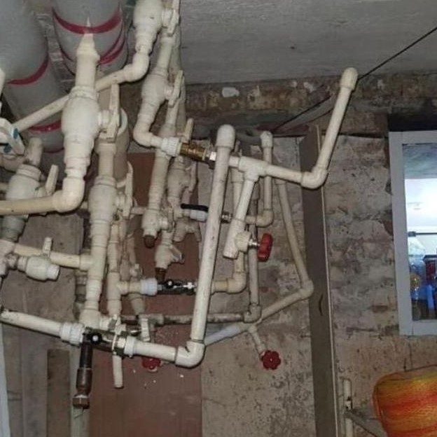 Pipa absurd Berbagai sumber Pipa absurd Berbagai sumber