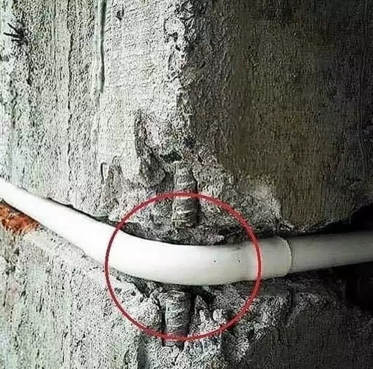 Pipa absurd Berbagai sumber Pipa absurd Berbagai sumber