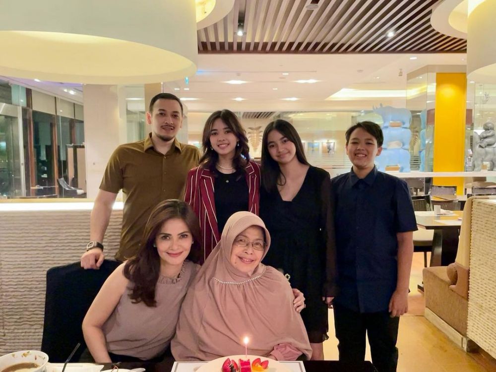 potret harmonis rumah tangga cut tari & richard kevin © berbagai sumber