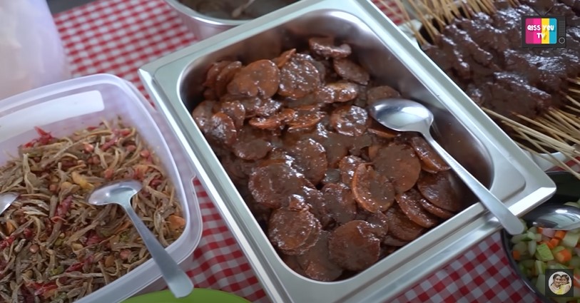 10 Hidangan di akikah keponakan Ayu Ting Ting, menu merakyat tapi rasa nikmat