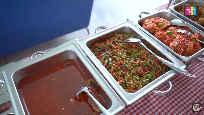 10 Hidangan di akikah keponakan Ayu Ting Ting, menu merakyat tapi rasa nikmat