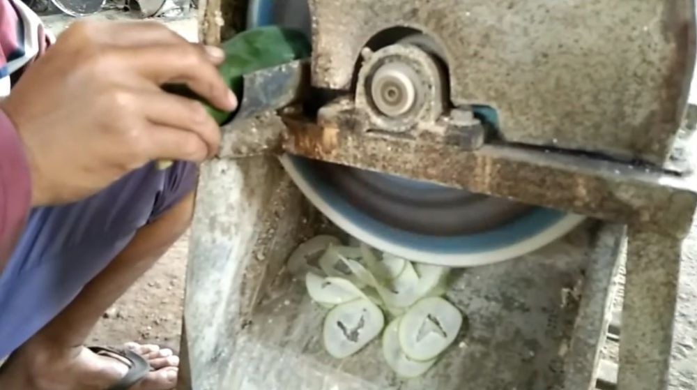 Tanpa perlu dibongkar, begini cara mengasah mata pisau mesin pemotong keripik