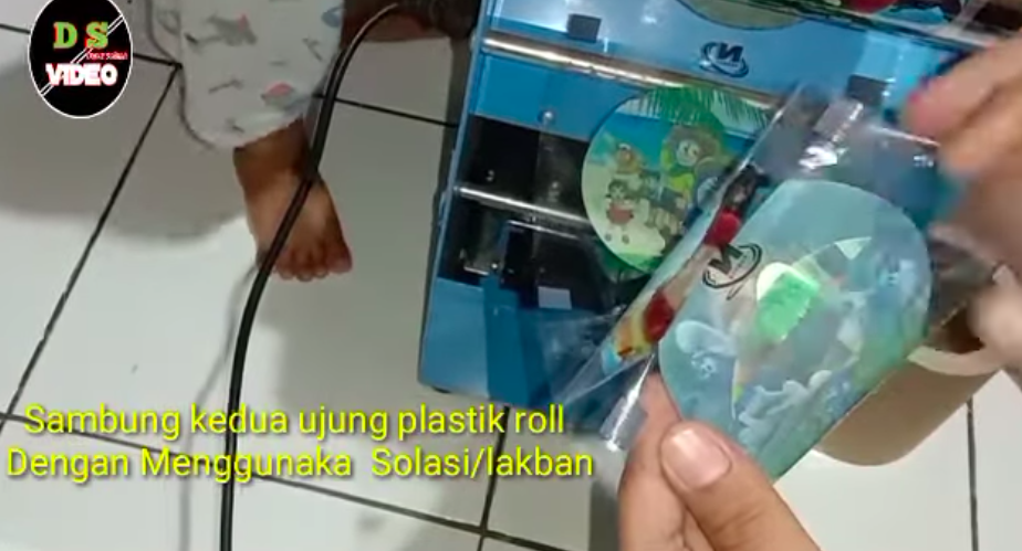 Wajib tahu, ini cara mengganti plastik cup sealer agar nggak terbalik