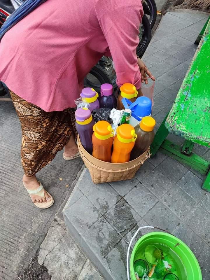 peralatan nggak biasa dipakai jualan © berbagai sumber peralatan nggak biasa dipakai jualan © berbagai sumber