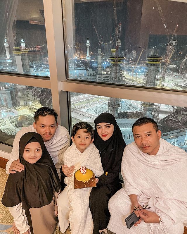 Dirayakan di luar negeri, intip potret kue ulang tahun 8 anak seleb