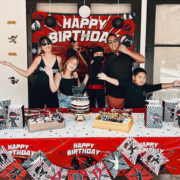 Dirayakan di luar negeri, intip potret kue ulang tahun 8 anak seleb