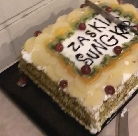 Dirayakan di luar negeri, intip potret kue ulang tahun 8 anak seleb