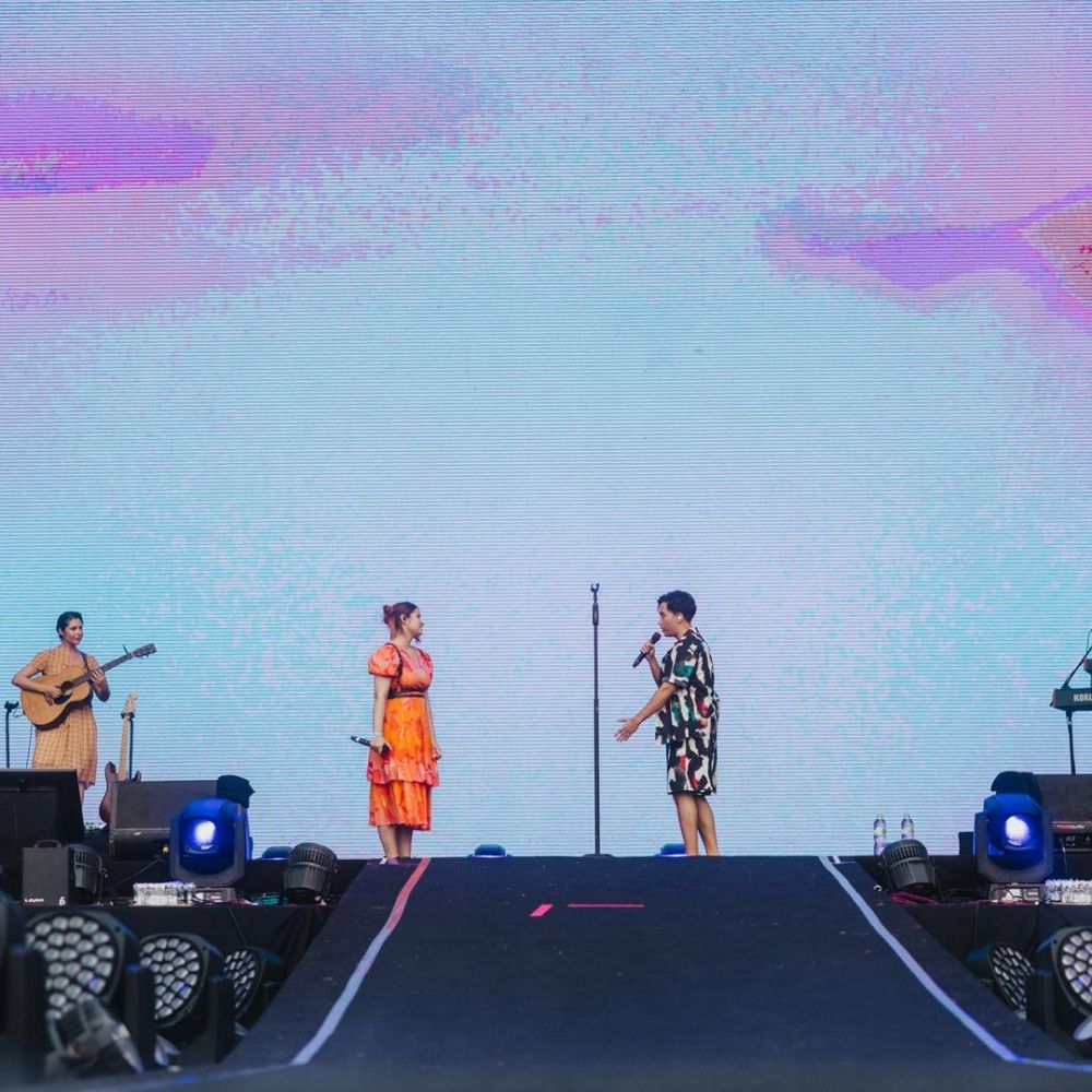 potret Stephanie Poetri tampil nyanyi © 2022 Instagram 