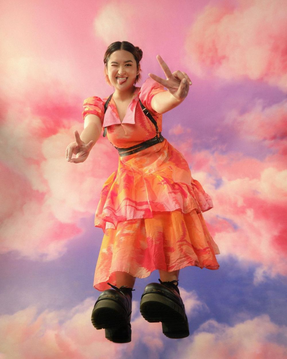 potret Stephanie Poetri tampil nyanyi © 2022 Instagram 