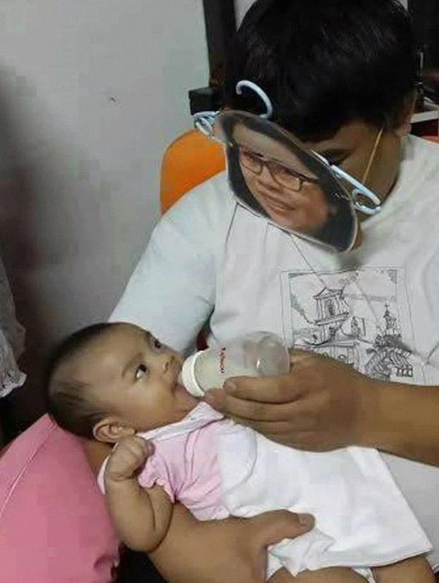 Hanger absurd Berbagai sumber