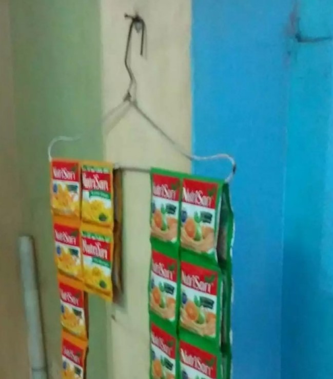 Hanger absurd Berbagai sumber