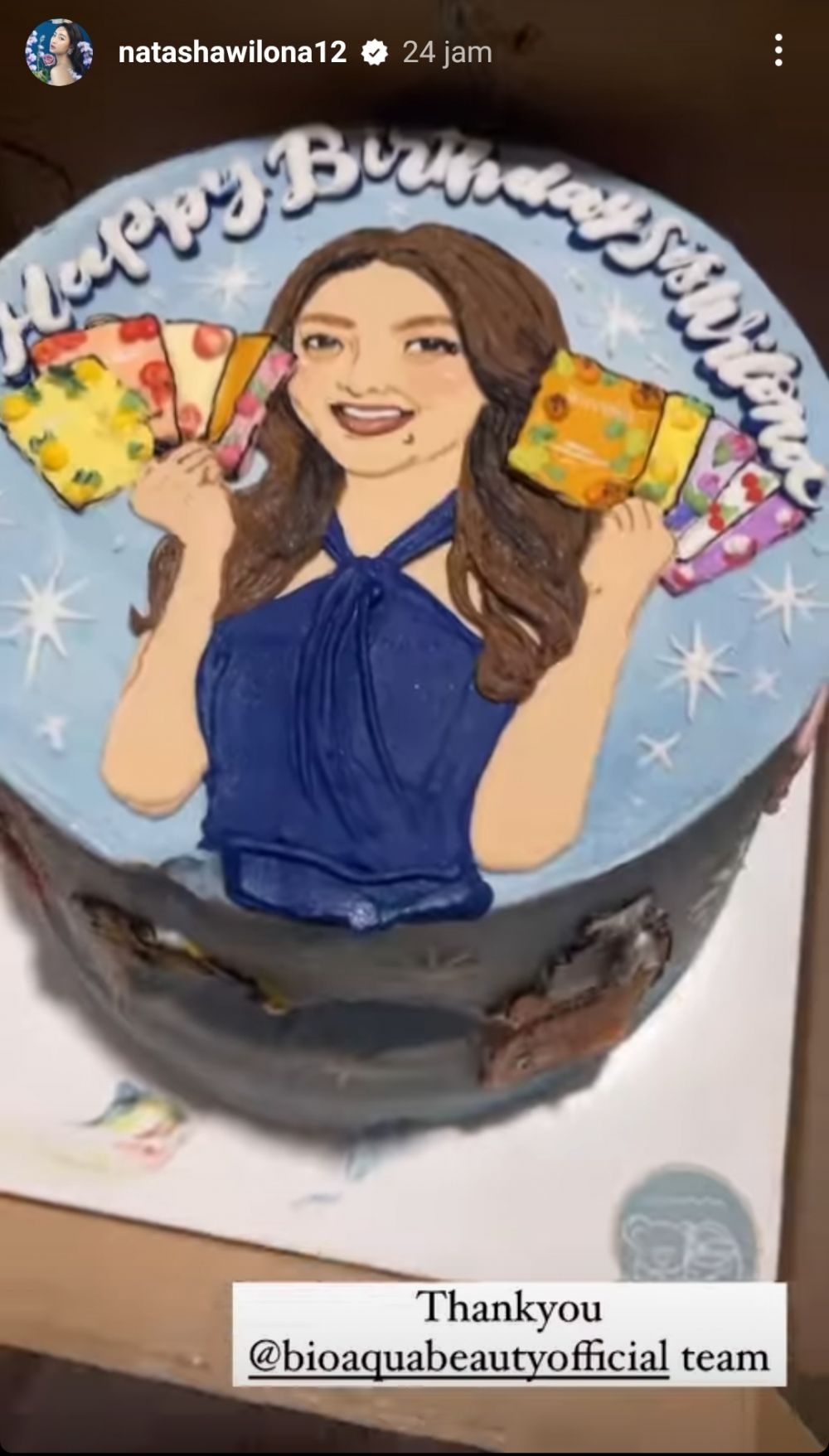 11 Potret kue ultah Natasha Wilona ke-24, dari Verrell Bramasta curi perhatian
