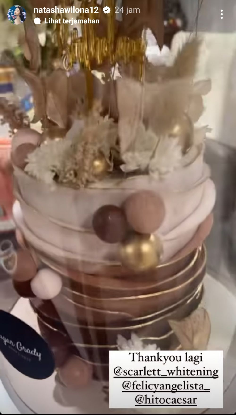 11 Potret kue ultah Natasha Wilona ke-24, dari Verrell Bramasta curi perhatian