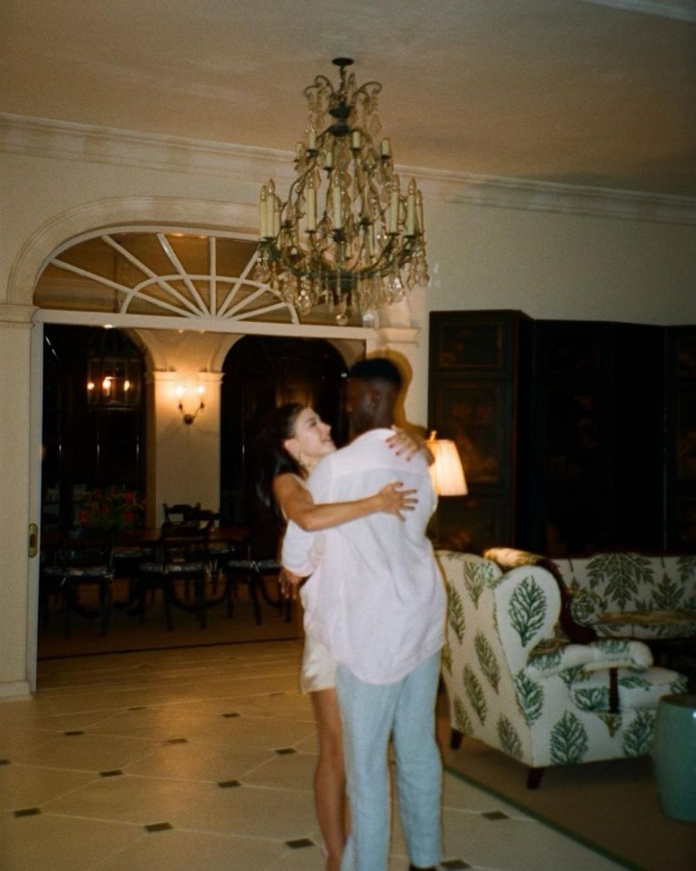 potret mesra phoebe gates dan kekasih © instagram