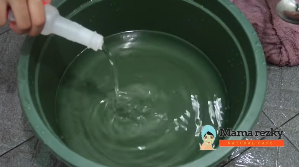 Cara bersihkan noda hitam dan jamur di handuk dapur, cuma pakai 2 bahan