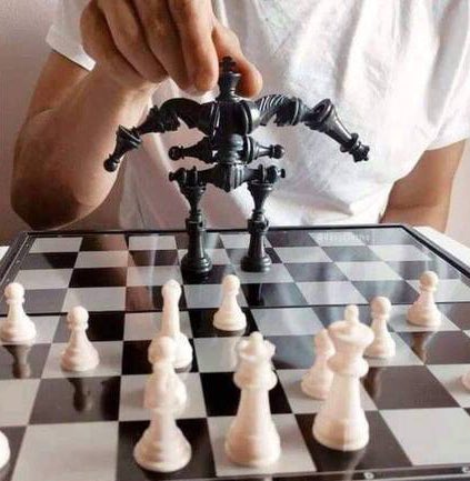 bidak catur nyeleneh © berbagai sumber bidak catur nyeleneh © berbagai sumber