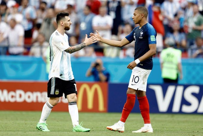 Jelang lawan rekan satu klub di final, Kylian Mbappe dirumorkan punya masalah dengan Lionel Messi