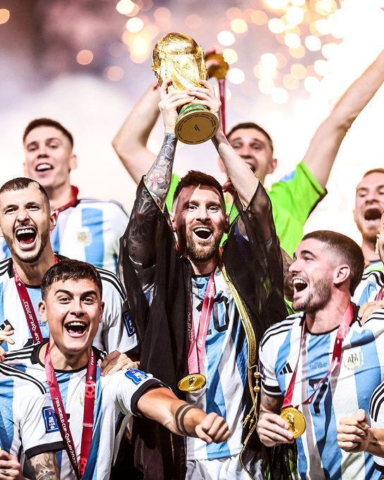 Lengkapi koleksi gelar, Messi masuk 9 pesepak bola yang mampu juara Piala Dunia, UCL, dan Ballon d'Or