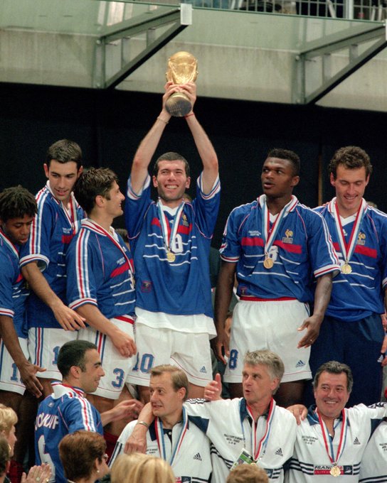 Lengkapi koleksi gelar, Messi masuk 9 pesepak bola yang mampu juara Piala Dunia, UCL, dan Ballon d'Or