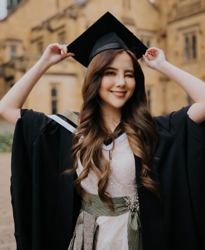 Agatha Chelsea wisuda © 2022 brilio.net