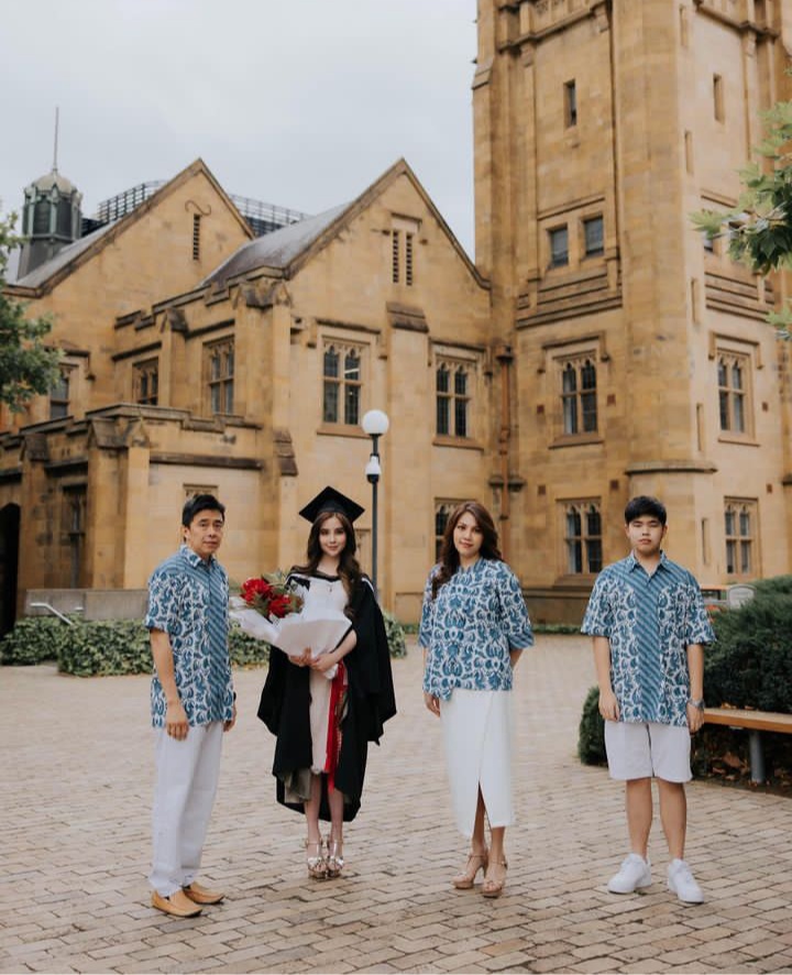 Agatha Chelsea wisuda © 2022 brilio.net